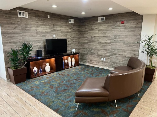 Candlewood Suites LAX Hawthorne image 14