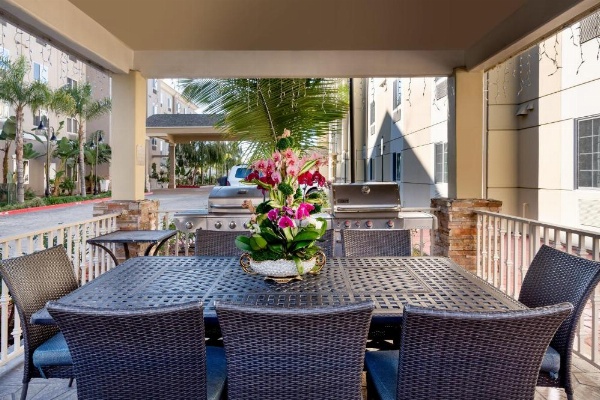 Candlewood Suites LAX Hawthorne image 15
