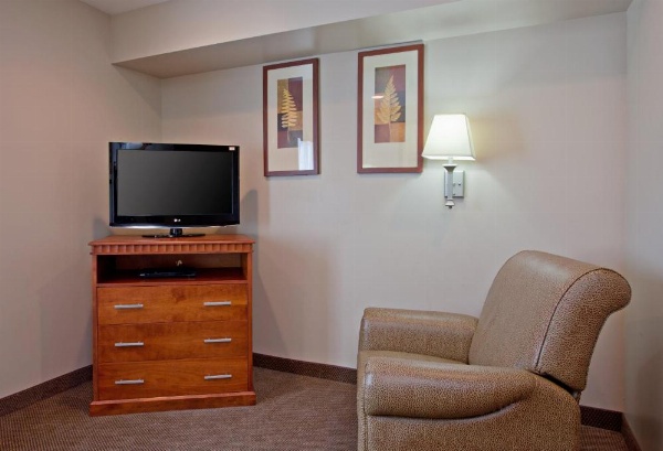Candlewood Suites LAX Hawthorne image 28