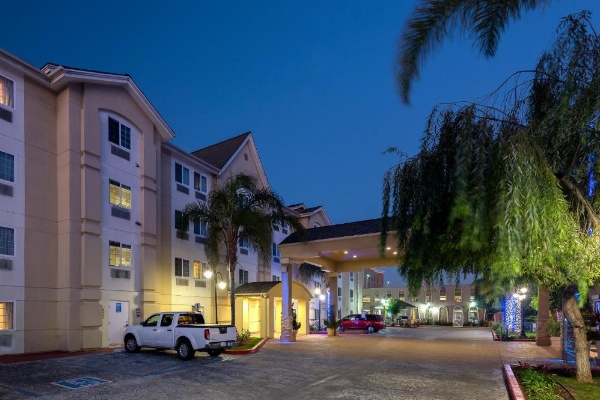 Candlewood Suites LAX Hawthorne image 30